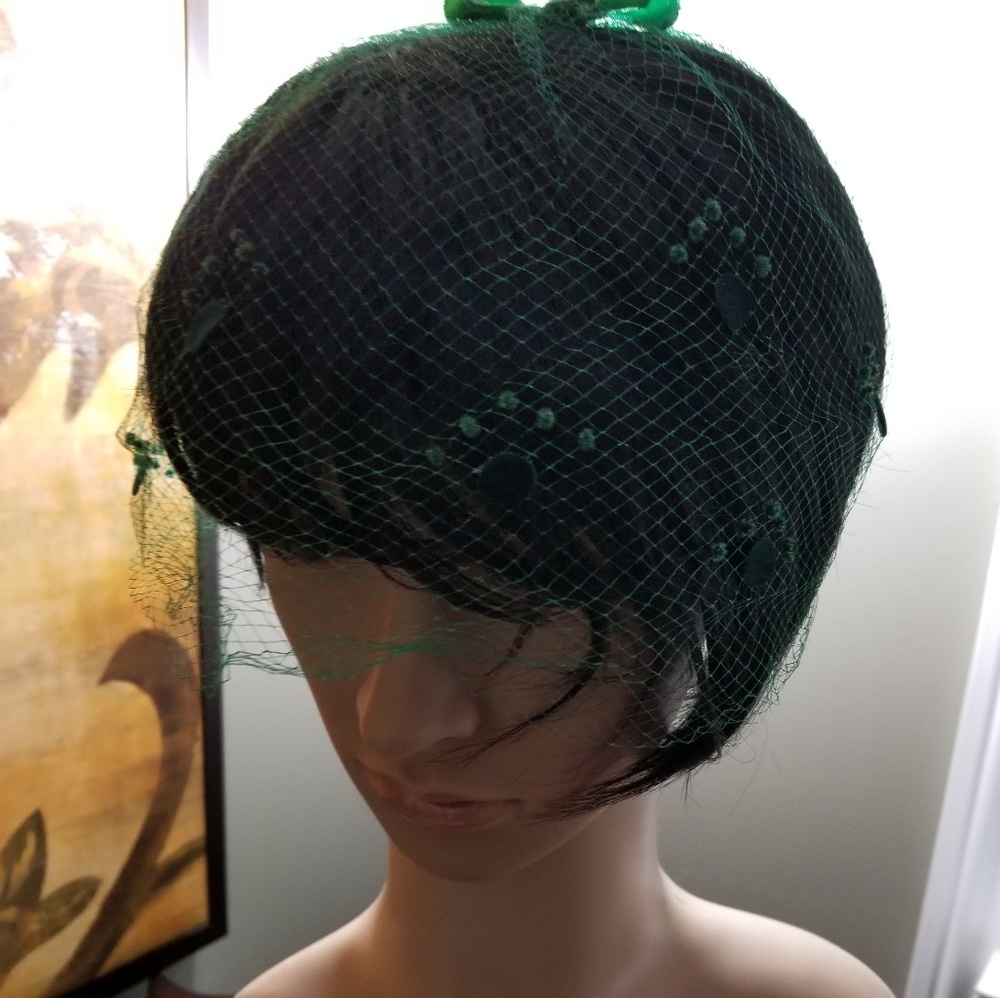 Vintage Green Netting Hat with a Bow